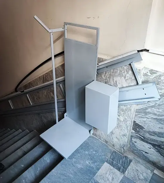 پله پیما ایستاده