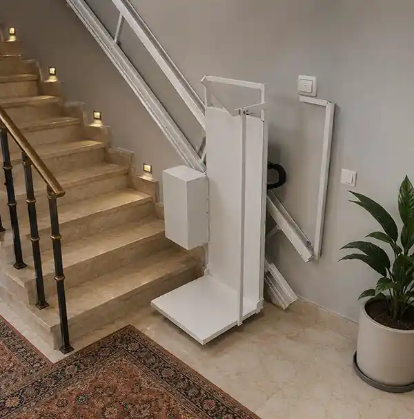 بالابر پله ای ایستاده